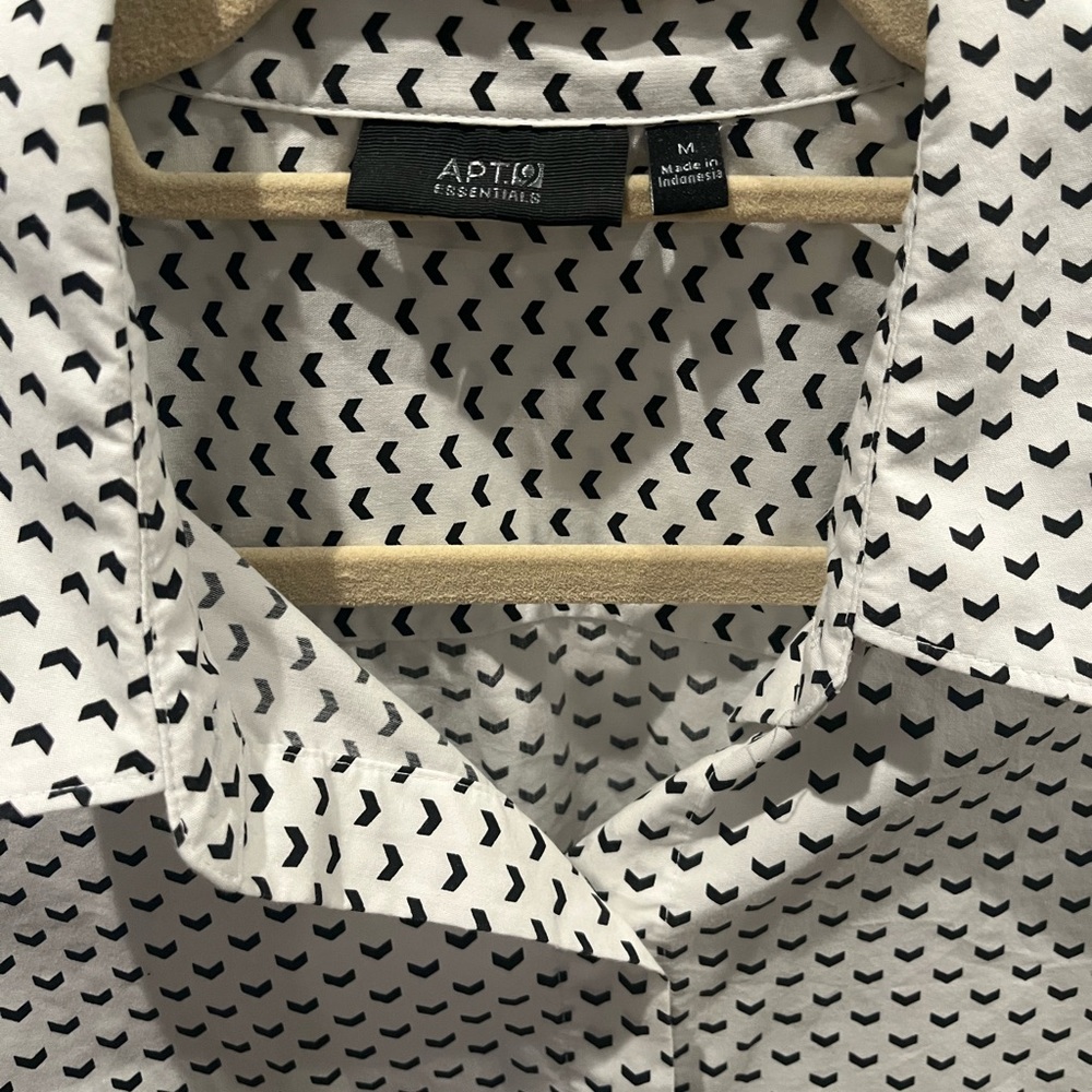 Patterned Women’s Button Up - Picture 2 of 3